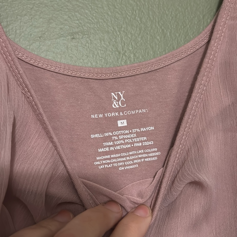 New York & Company Women's Pink Layered Tank Top, Medium, Excellent Condition! - Picture 3 of 5